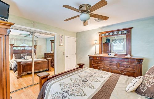 57 Barton St, Edison NJ 08837-2855 exterior