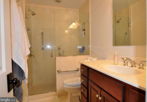 7523 Heatherton Ln, Rockville MD  20854-3232 exterior