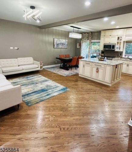 15 Countryside Dr, Livingston NJ  07039-2001 exterior