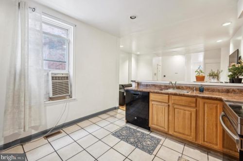 3247 Carlisle St, Philadelphia PA 19132-4018 exterior