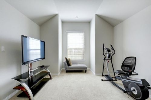 829 Catalina Ln, Austin TX 78737-4715 exterior