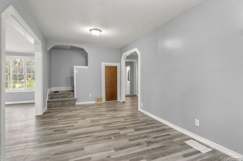 5834 Belton St, Garden City MI  48135-2531 exterior