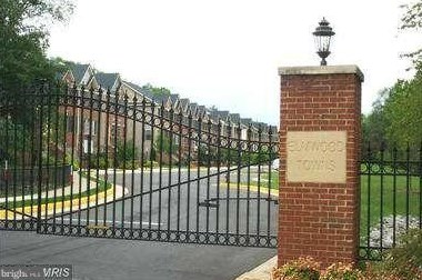 3840 Elmwood Towne Way, Alexandria VA  22303-1161 exterior