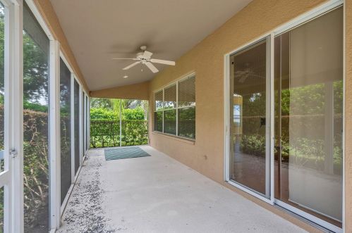 10246 Evergreen Hill Dr, Tampa FL 33647-2944 exterior