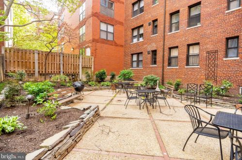 2515 K St, Washington DC  20037-2012 exterior