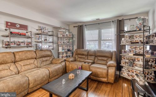 10829 Academy Rd, Philadelphia PA 19154-3901 exterior