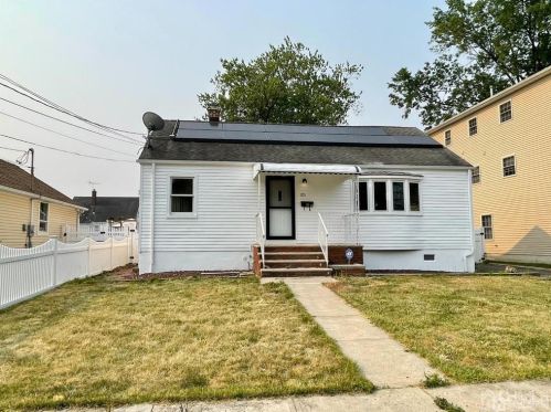 201 Campbell St, Woodbridge NJ  07095-2305 exterior