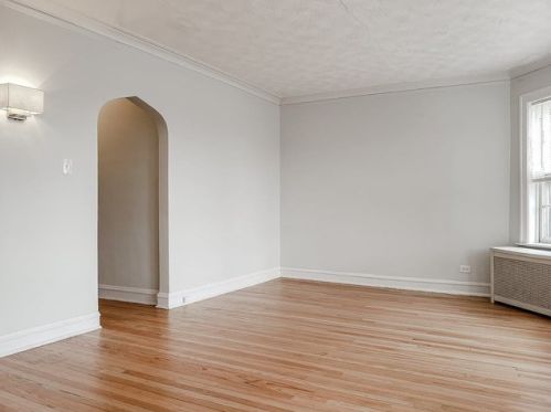 8516 Bennett Ave, Chicago IL 60649-4007 exterior