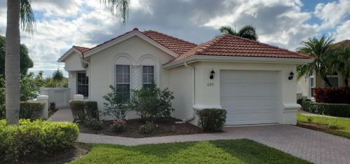 689 Treasure Cv, Fort Pierce FL 34986-3438 exterior