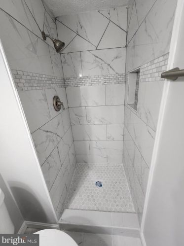 8124 Bonaire Ct, Silver Spring MD 20910-4663 exterior