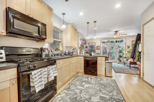 843 Mozart St, Chicago IL 60622-4417 exterior