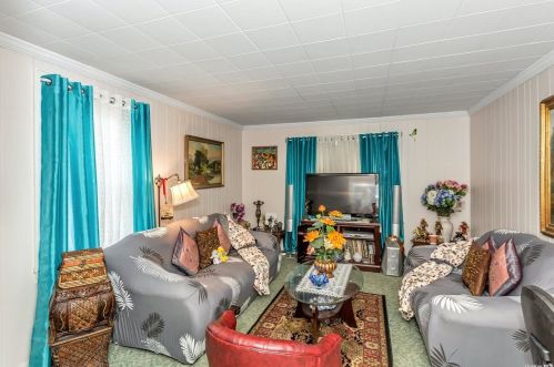 66 Ave, Valley Stream NY 11580-3230 exterior