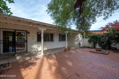 5716 Grant Rd, Tucson AZ 85712-2341 exterior