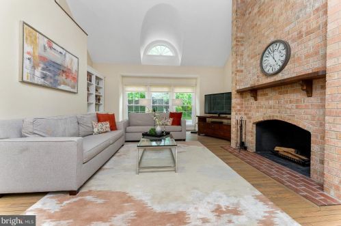 7726 Laurel Leaf Dr, Rockville MD 20854-1768 exterior