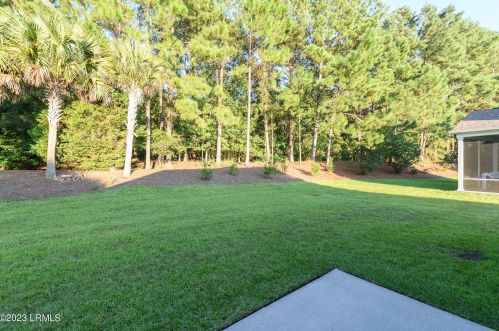 29 Mystic Point Dr, Bluffton SC 29909-2073 exterior