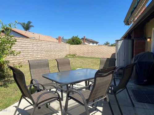 1341 Bottlebrush Pl, Oxnard CA 93030-5200 exterior