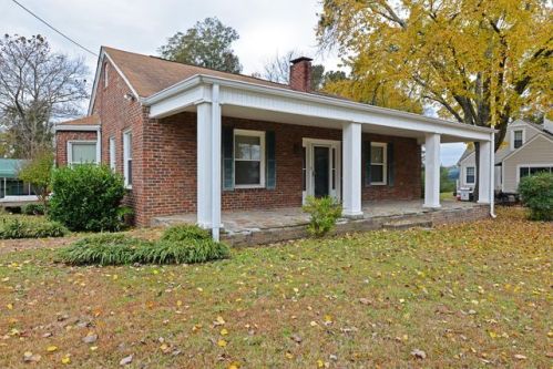 6040 Brainerd Rd, Chattanooga TN  37421-3909 exterior