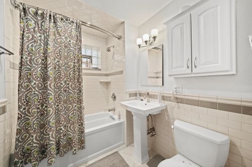 2321 Walton St, Chicago IL 60622-4817 exterior