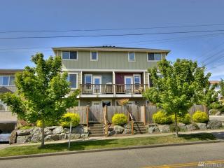 8415 Linden Ave, Seattle, WA 98103-4347