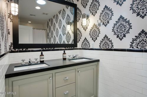 3622 54th Pl, Phoenix AZ 85018-4507 exterior