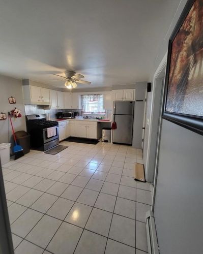 77 Clarence St, Providence RI 02909-3504 exterior