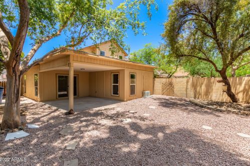 717 Hazelton Dr, Chandler AZ 85226-2250 exterior