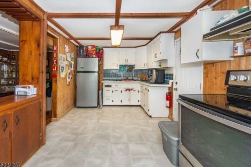 35 Shawnee Trl, Wharton NJ 07885-2927 exterior