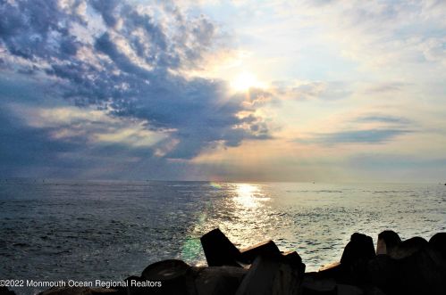 309 Hawthorne Ave, Point Pleasant Beach NJ 08742-2540 exterior