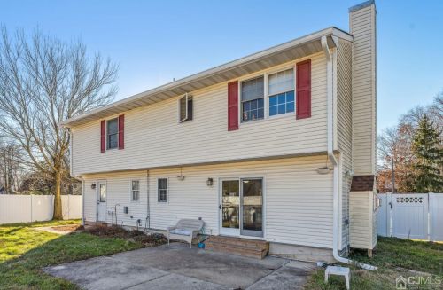 3 Brida Ct, Edison NJ  08817-3800 exterior