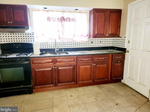 1121 Hancock St, Philadelphia PA 19133-3830 exterior