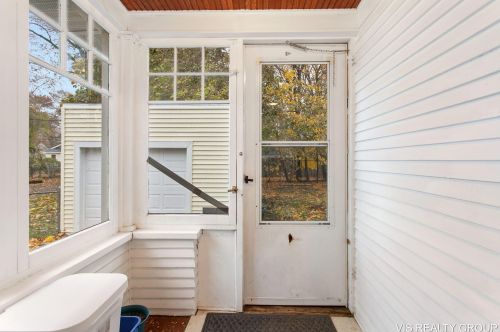 2256 Blodgett St, Meskegon MI  49441-1516 exterior