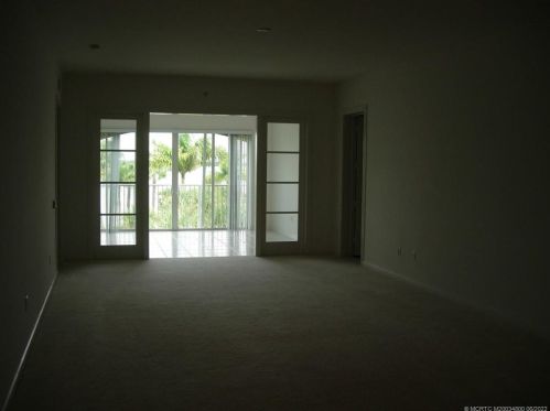 36 Harbour Isle Dr, Fort Pierce FL 34949-2750 exterior