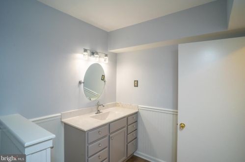 102 Tall Pne Ave, Locust Grove VA 22508-5204 exterior