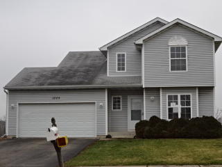 1009 Lindsay St, Joliet, IL 60431-8756