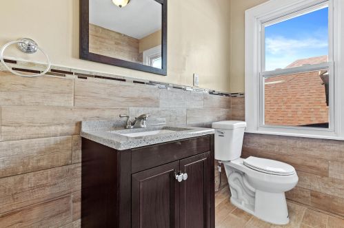 2808 46th St, Milwaukee WI  53219-3416 exterior