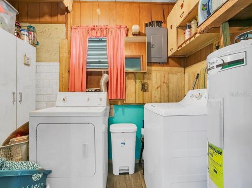 1 Pierce Ave, Orlando FL 32809-4945 exterior