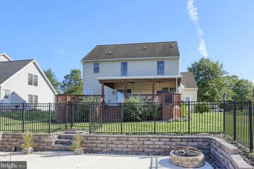 107 Doreen Dr, Hummelstown PA 17036-2725 exterior