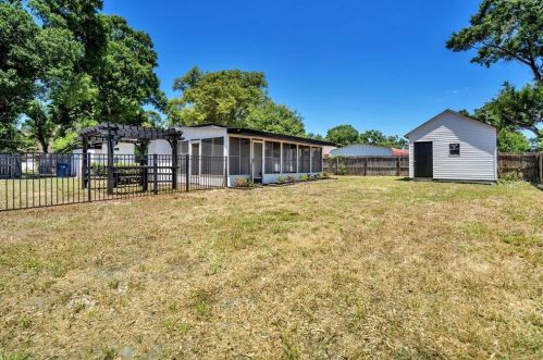 8115 Newport Ave, Tampa FL  33604-2814 exterior