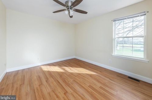 262 Lk Rd, Pilesgrove NJ 08098-3008 exterior