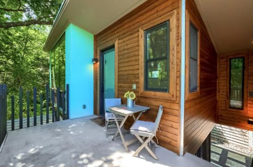 1705 Collier St, Austin TX 78704-2916 exterior