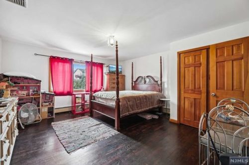 114 Pne St, Cliffside Park NJ 07010-1018 exterior