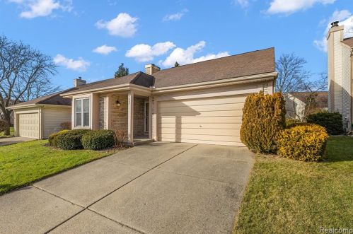 1487 Colony Dr, Rochester, MI 48307-3401