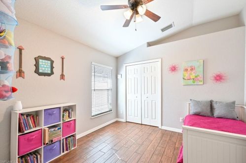 203 Burnt Pne Dr, Naples FL 34119-9775 exterior