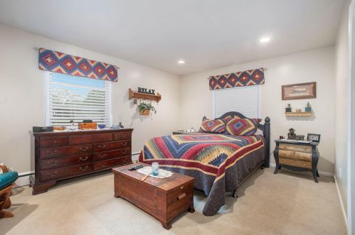 6734 Oakland Dr, Kalamazoo MI 49024-3343 exterior