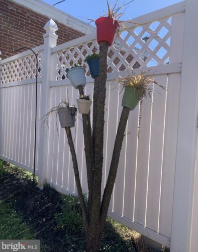 622 New Holland Ave, Lancaster PA 17602-2135 exterior