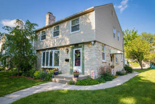 2734 73rd St, Milwaukee, WI 53210-1001