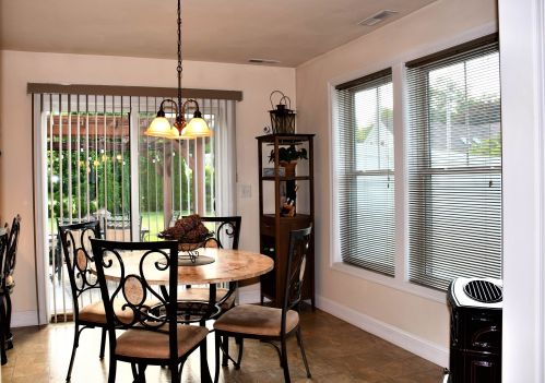 2 Penacook St, Concord NH 03301-3105 exterior