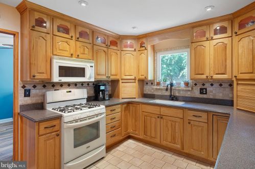 166 Commissioners Rd, Harrison Township NJ 08062-3250 exterior