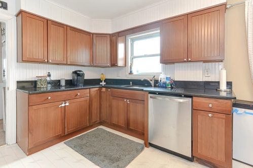 294 Metropolitan Ave, Boston MA exterior