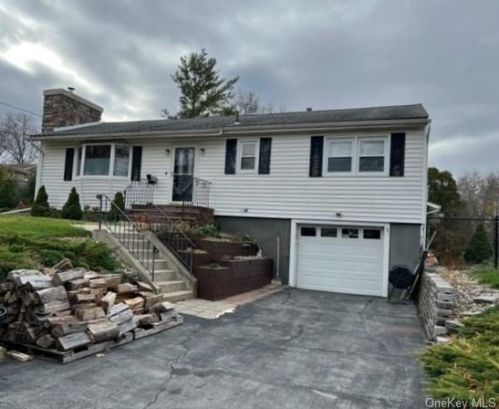 1 Euclid Ave, Middletown, NY 10940-6701